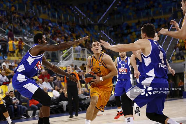 网络讨论持续升温（网络热议不断升温）