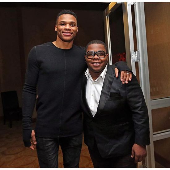 小孔塞桑被换下情绪激动不是因为斯帕莱蒂，是因摄影师险些绊倒他（小孔塞桑被换下情绪激动，非因斯帕莱蒂，而因摄影师差点绊倒他）