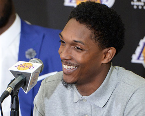 施洛特贝克：当灯光亮起、多特的主场沸腾时，我们很难被击败（施洛特贝克：灯光点亮、主场沸腾之时，多特几乎不可战胜）