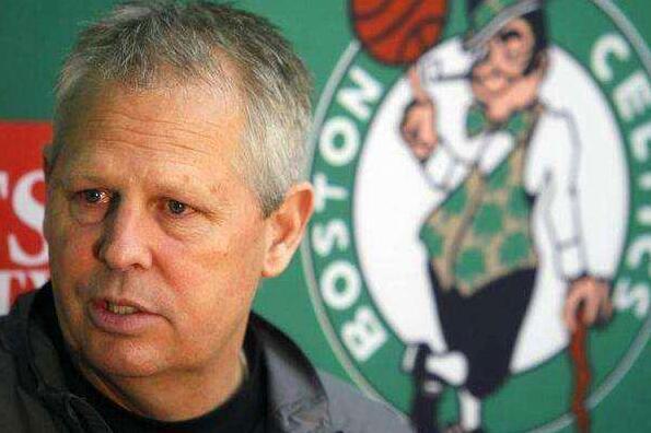 卡扎伊什维利：感谢克雷桑让我罚点球，有信心拿到金靴（卡扎伊什维利：感谢克雷桑让点，我有信心冲击金靴）